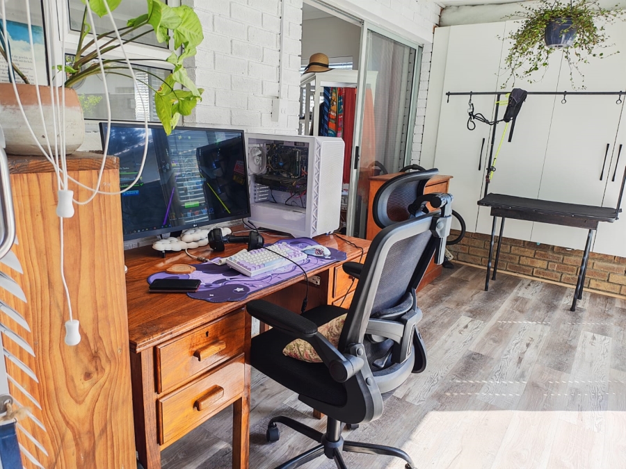 4 Bedroom Property for Sale in Klein Berlyn Western Cape